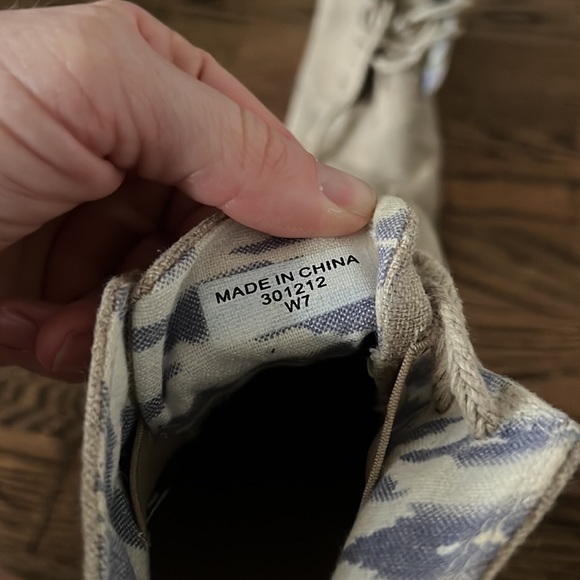 Toms Desert Wedge - Picture 8 of 9